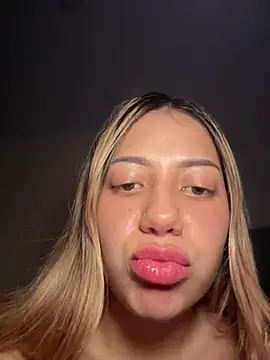 Snapshot of MissCat_ chatting on November 30, 1:50 am MissCat online show from November 30, 1:50 am