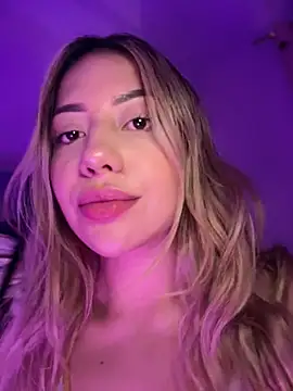 Snapshot of MissCat_ chatting on November 20, 1:50 am MissCat online show from November 20, 1:50 am