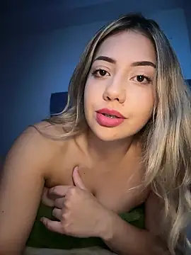 Snapshot of MissCat_ chatting on November 14, 3:10 am MissCat online show from November 14, 3:10 am