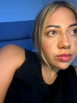 Snapshot of MissCat_ chatting on October 25, 3:06 am MissCat online show from October 25, 3:06 am