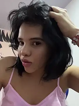 Snapshot of Ada_sienn chatting on July 8, 3:24 pm Ada sienn online show from July 8, 3:24 pm