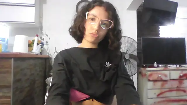 loliporomero online show from November 5, 1:09 am