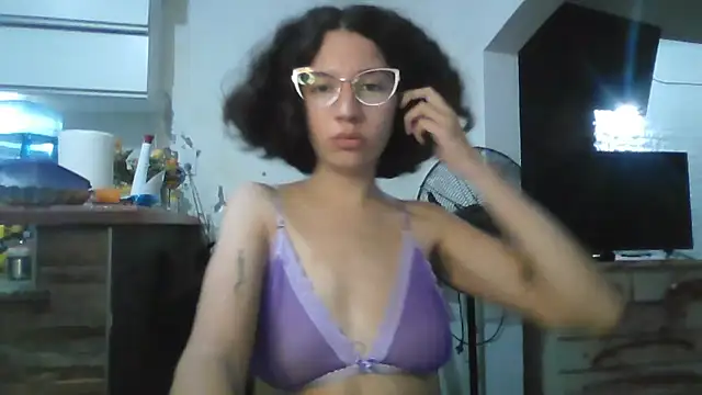 Snapshot of loliporomero chatting on October 19, 1:52 am loliporomero online show from October 19, 1:52 am