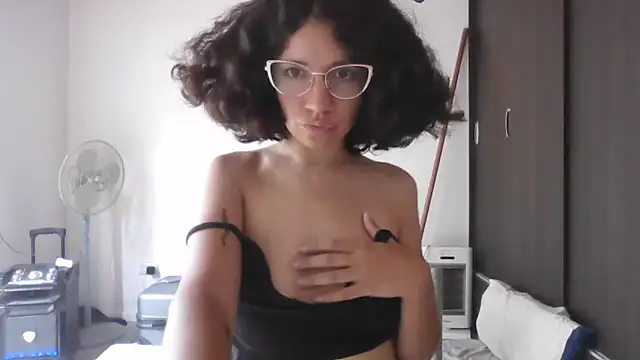 loliporomero online show from December 20, 6:55 pm