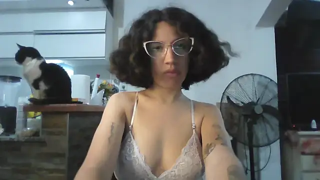 loliporomero online show from October 26, 1:06 am