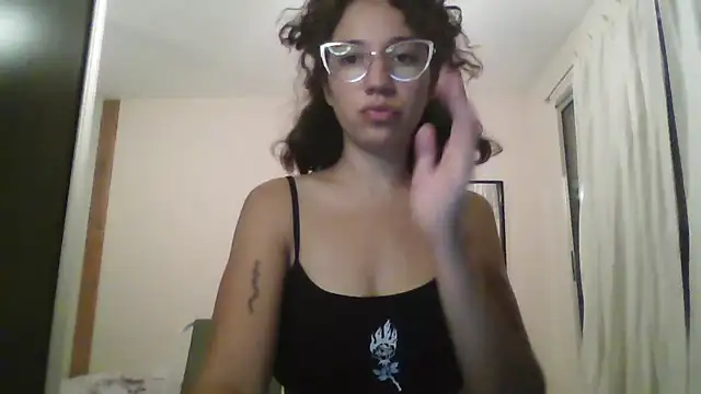 loliporomero online show from February 13, 2:11 am