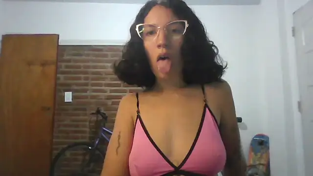 loliporomero online show from January 6, 1:42 am