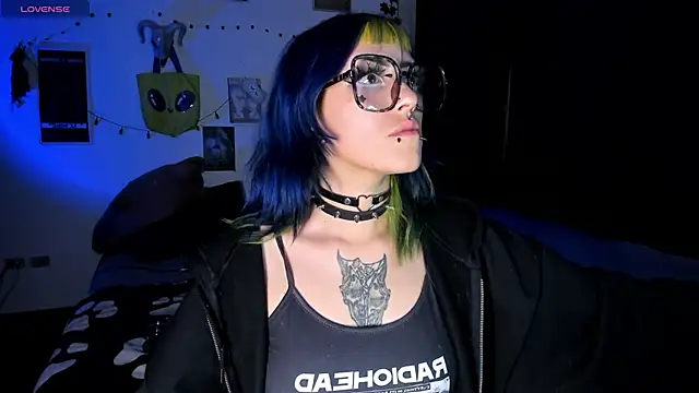 kattusauruss online show from January 9, 3:24 am