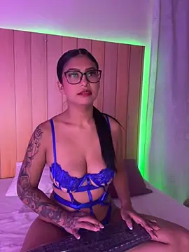 daphnevans online show from October 9, 3:40 am