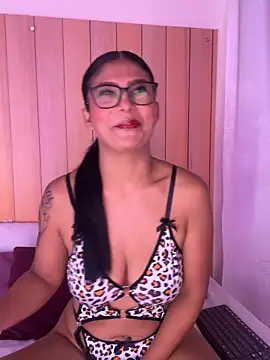 daphnevans online show from October 18, 3:52 am