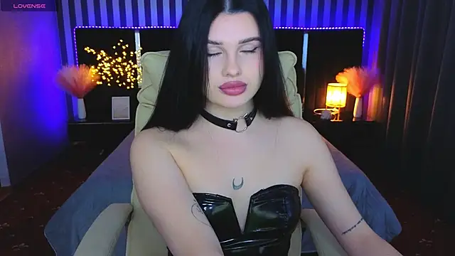 Snapshot of Neyla_Charm chatting on February 11, 7:58 pm Neyla Charm online show from February 11, 7:58 pm