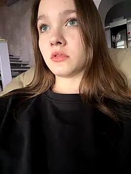 Snapshot of MichelleRoux chatting on October 3, 10:39 am MichelleRoux online show from October 3, 10:39 am