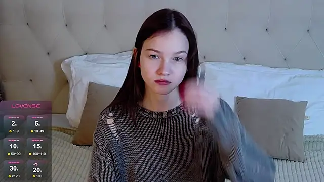 MichelleRoux online show from November 8, 1:36 pm