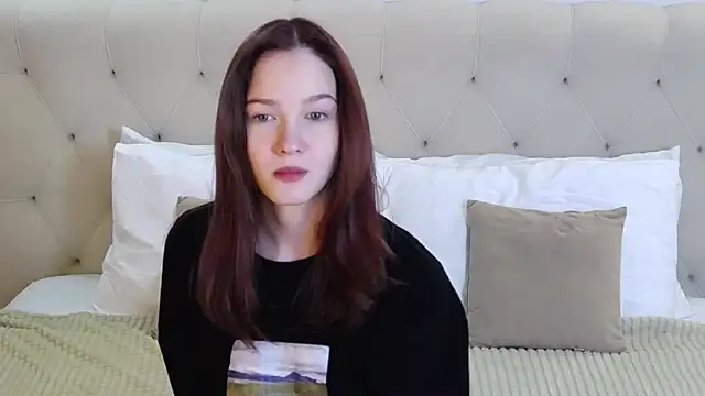 MichelleRoux online show from November 4, 1:26 pm