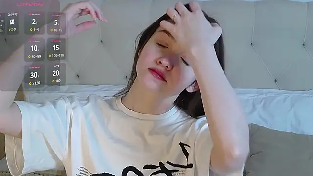 MichelleRoux online show from December 19, 11:34 am