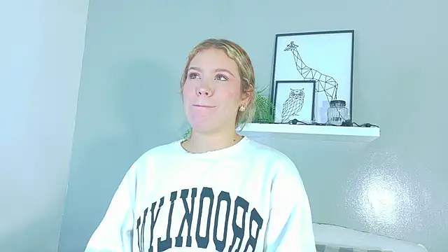 Snapshot of BelaMiller_ chatting on November 6, 11:36 am BelaMiller online show from November 6, 11:36 am