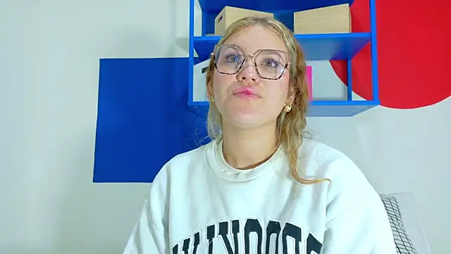 Snapshot of BelaMiller_ chatting on October 13, 11:56 am BelaMiller online show from October 13, 11:56 am