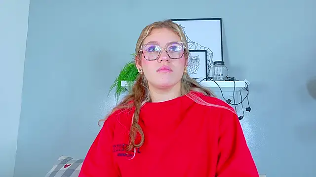 Snapshot of BelaMiller_ chatting on November 11, 11:38 am BelaMiller online show from November 11, 11:38 am