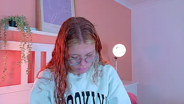 Snapshot of BelaMiller_ chatting on September 24, 11:39 am BelaMiller online show from September 24, 11:39 am