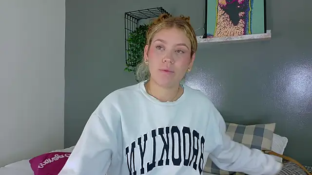 Snapshot of BelaMiller_ chatting on November 3, 11:36 am BelaMiller online show from November 3, 11:36 am