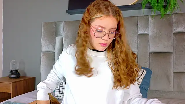 Snapshot of BelaMiller_ chatting on November 8, 11:58 am BelaMiller online show from November 8, 11:58 am