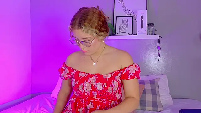 Snapshot of BelaMiller_ chatting on November 20, 11:44 am BelaMiller online show from November 20, 11:44 am