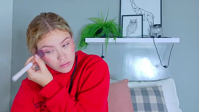 Snapshot of BelaMiller_ chatting on October 30, 11:41 am BelaMiller online show from October 30, 11:41 am