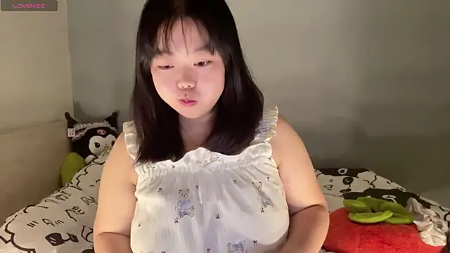 Kittenfishing online show from October 21, 4:28 pm