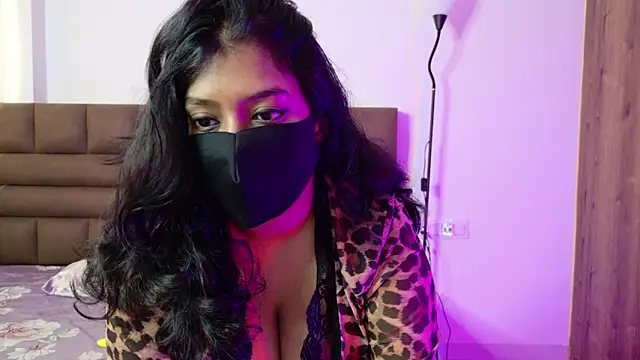 Snapshot of Gulaboo100 chatting on November 21, 6:12 am Gulaboo100 online show from November 21, 6:12 am