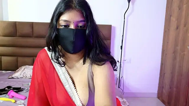 Snapshot of Gulaboo100 chatting on November 23, 6:12 am Gulaboo100 online show from November 23, 6:12 am