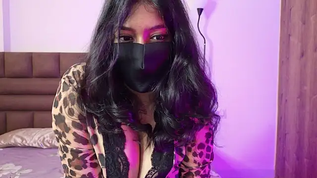 Snapshot of Gulaboo100 chatting on November 20, 7:09 am Gulaboo100 online show from November 20, 7:09 am