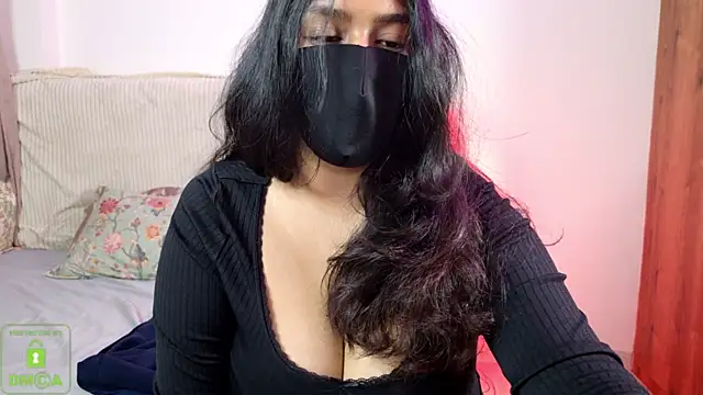 Snapshot of Gulaboo100 chatting on May 14, 5:21 pm Gulaboo100 online show from May 14, 5:21 pm