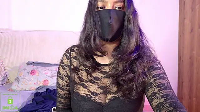 Snapshot of Gulaboo100 chatting on May 23, 5:23 pm Gulaboo100 online show from May 23, 5:23 pm