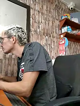 moorejhosua online show from September 20, 5:51 pm
