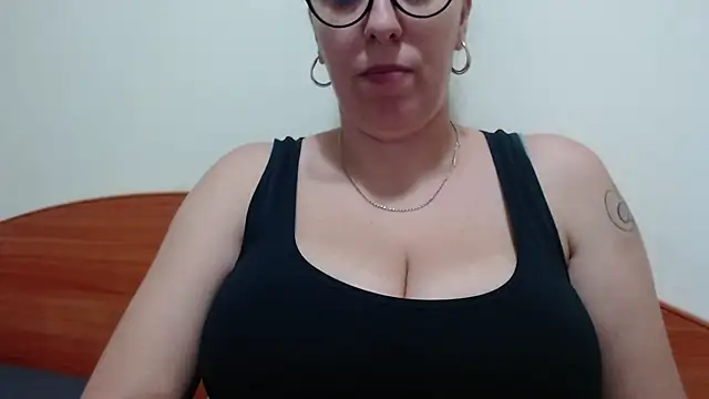 jollene online show from November 9, 2:10 pm