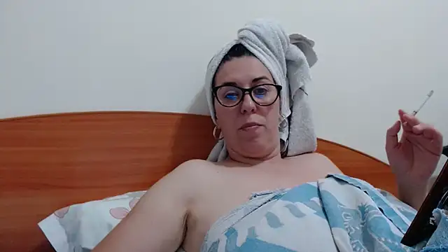jollene online show from May 29, 1:50 pm