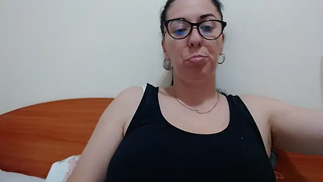 jollene online show from May 21, 12:35 pm