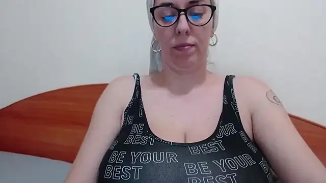 jollene online show from March 23, 3:12 pm