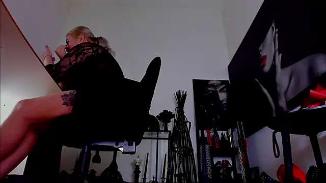 demisweet online show from February 9, 5:05 am