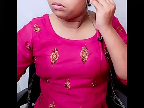 Snapshot of LushVamp chatting on September 12, 9:20 am LushVamp online show from September 12, 9:20 am