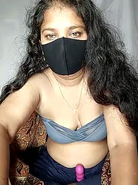 Snapshot of LushVamp chatting on January 18, 2:53 pm LushVamp online show from January 18, 2:53 pm