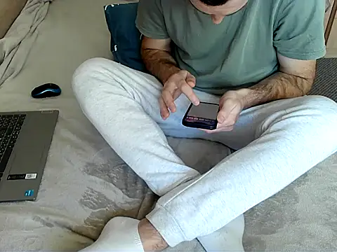 Snapshot of bul_boy chatting on February 24, 11:55 am bul boy online show from February 24, 11:55 am