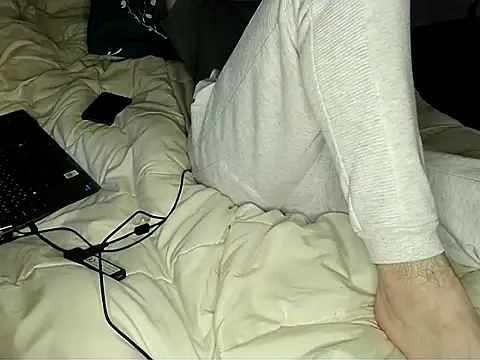 Snapshot of bul_boy chatting on February 26, 7:36 pm bul boy online show from February 26, 7:36 pm