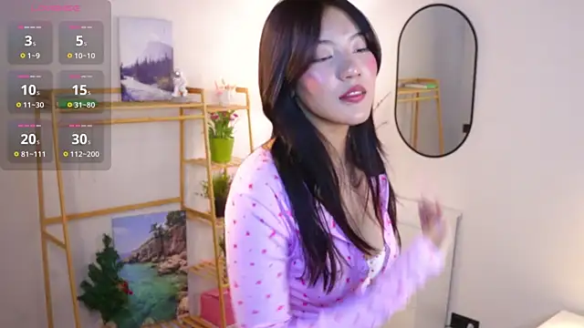 Snapshot of MoiraEger chatting on February 4, 4:13 pm MoiraEger online show from February 4, 4:13 pm