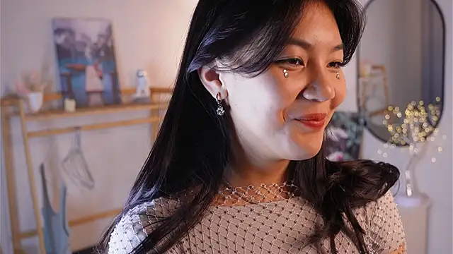 MoiraEger online show from October 26, 5:02 pm