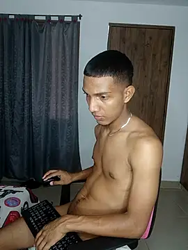 Snapshot of miguelmarcus chatting on September 14, 3:23 pm miguelmarcus online show from September 14, 3:23 pm