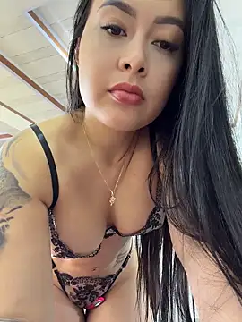 Snapshot of CrisMarulanda chatting on April 8, 2:07 pm CrisMarulanda online show from April 8, 2:07 pm