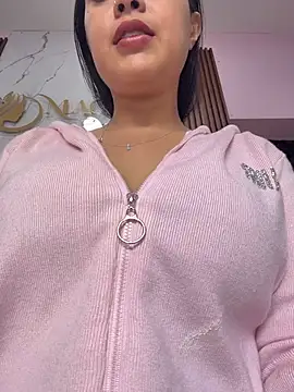 Snapshot of CrisMarulanda chatting on February 11, 3:01 pm CrisMarulanda online show from February 11, 3:01 pm