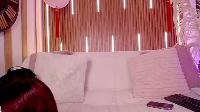 MylaDreams online show from February 6, 6:09 am