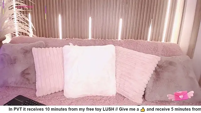 MylaDreams online show from September 25, 3:23 am